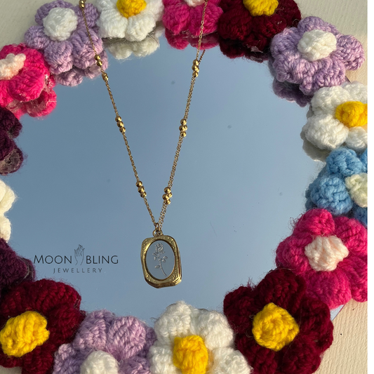 rose engraving necklace